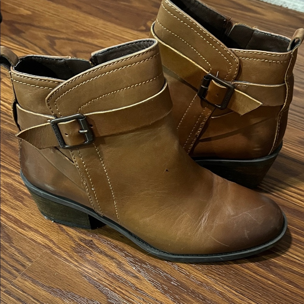 Vince Camuto Tan Ankle Booties 7 leather